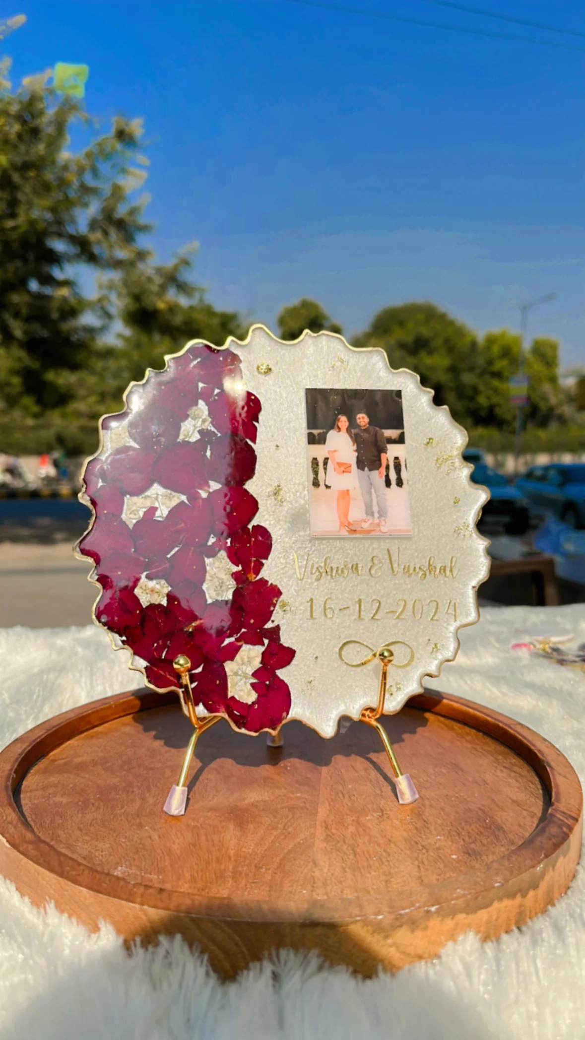 Resin Circle Frame With Curly Border OR Upload Your Favourite  Circle Frame Design For Personalized Gift